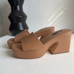 NWOT Nine West Brown Heels / Wedges